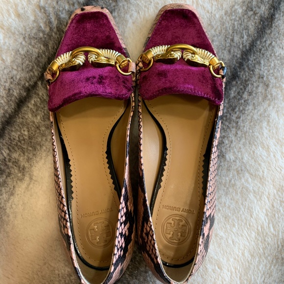 { Tory Burch } Velvet Loafer Blush Roccia Snake - Picture 2 of 8